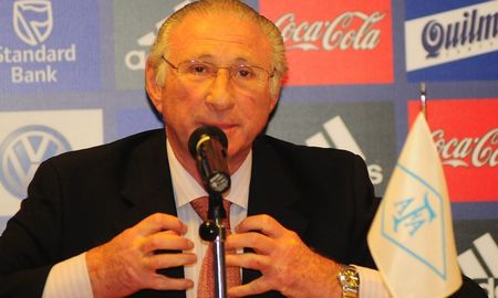 Ernesto Cherquis Bialo se encuentra internado en el Hospital Alemán de Buenos Aires con un cuadro de defensas bajas y piden donaciones de sangre permanentes. Ernesto Cherquis Bialo se encuentra internado en el Hospital Alemán de Buenos Aires con un cuadro de defensas bajas y piden donaciones de sangre permanentes.