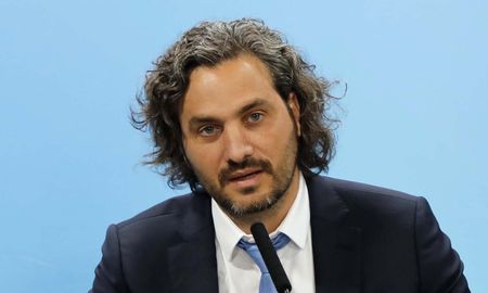 El jefe de Gabinete Santiago Cafiero coordino la reunión en la que se decidió autorizar actividades en provincias que prácticamente no tienen contagio local. El jefe de Gabinete Santiago Cafiero coordino la reunión en la que se decidió autorizar actividades en provincias que prácticamente no tienen contagio local.