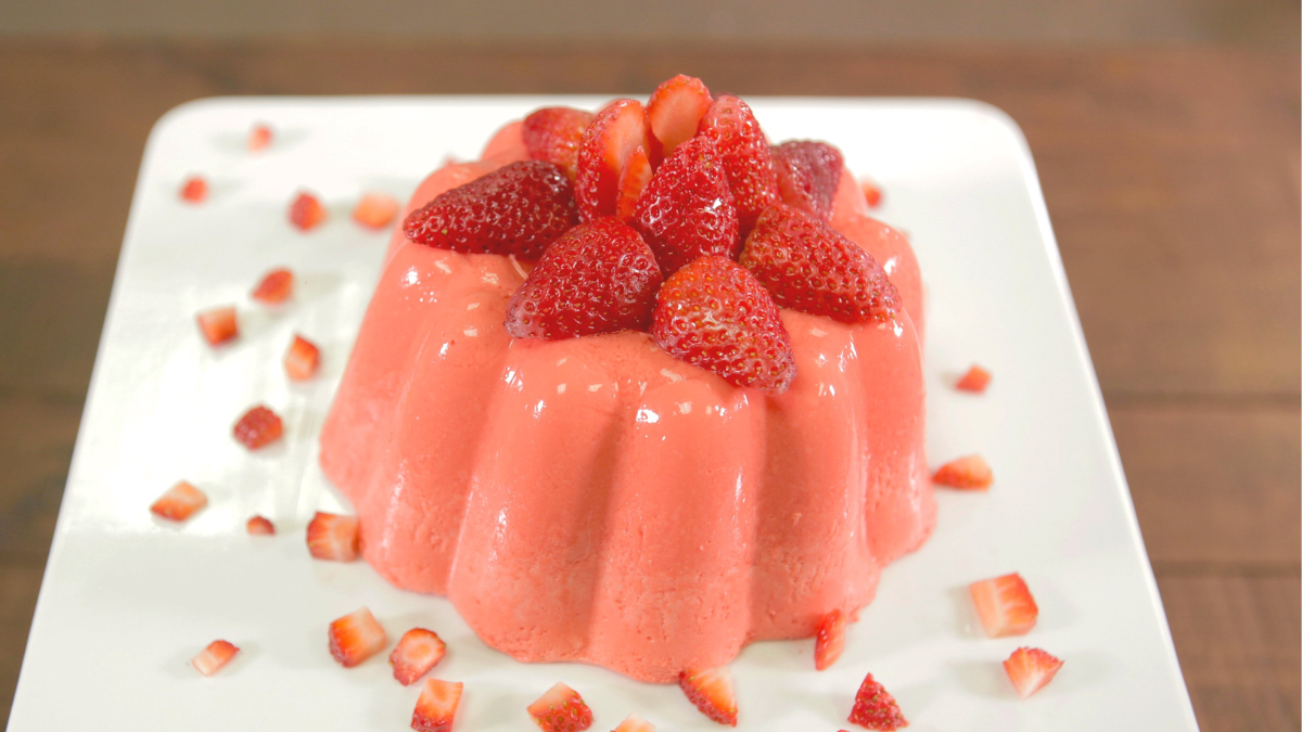 Gelatina de frutilla casera: la receta rica y económica para hacer un postre único
