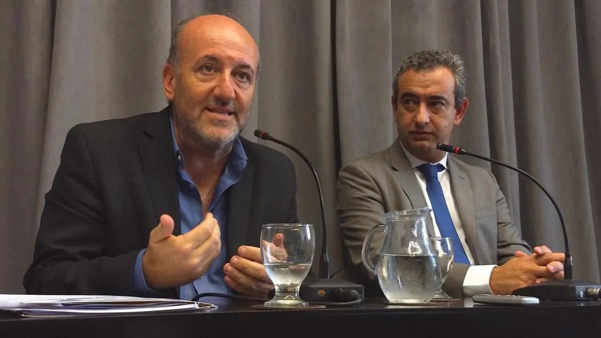 El intendente de Rosario Pablo Javkin ratificó en su cargo al secretario de Salud de la ciudad Leonardo Caruana.