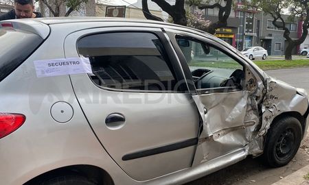 Así quedó el auto tras el siniestro. Así quedó el auto tras el siniestro.