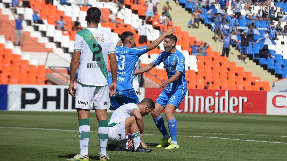 Godoy Cruz venció a un Banfield a la deriva