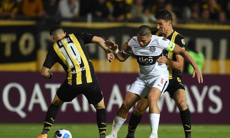 Peñarol venció a Olimpia y quedó segundo en el Grupo G de la Copa Conmebol Libertadores. Colón está tercero luego de caer con Cerro Porteño en Paraguay. Peñarol venció a Olimpia y quedó segundo en el Grupo G de la Copa Conmebol Libertadores. Colón está tercero luego de caer con Cerro Porteño en Paraguay.