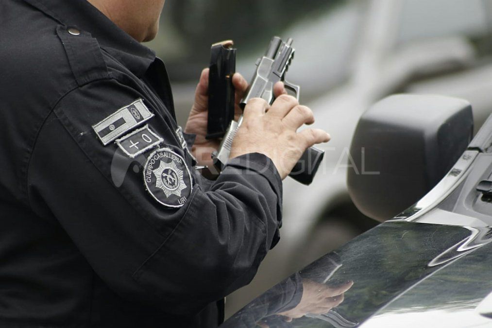 El arma reglamentaria que utiliz&oacute; el polic&iacute;a para matar al joven de 17 a&ntilde;os