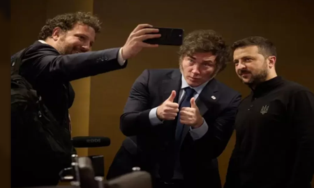 Milei y Zelensky durante el encuentro que ambos mandatarios tuvieron en Suiza.