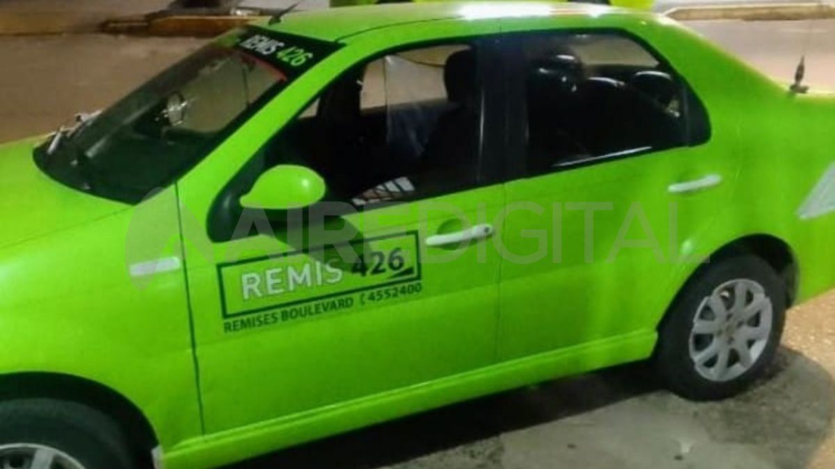 French y Aristóbulo del Valle: golpearon a un remisero para robarle.