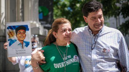 A la espera de los alegatos, los padres de Fernando Báez Sosa reparten donaciones a merenderos