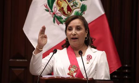 El Congreso peruano destituyó a la presidenta Boluarte por “incapacidad moral” en un juicio político relámpago, ante la crisis de inseguridad. El Congreso peruano destituyó a la presidenta Boluarte por “incapacidad moral” en un juicio político relámpago, ante la crisis de inseguridad.