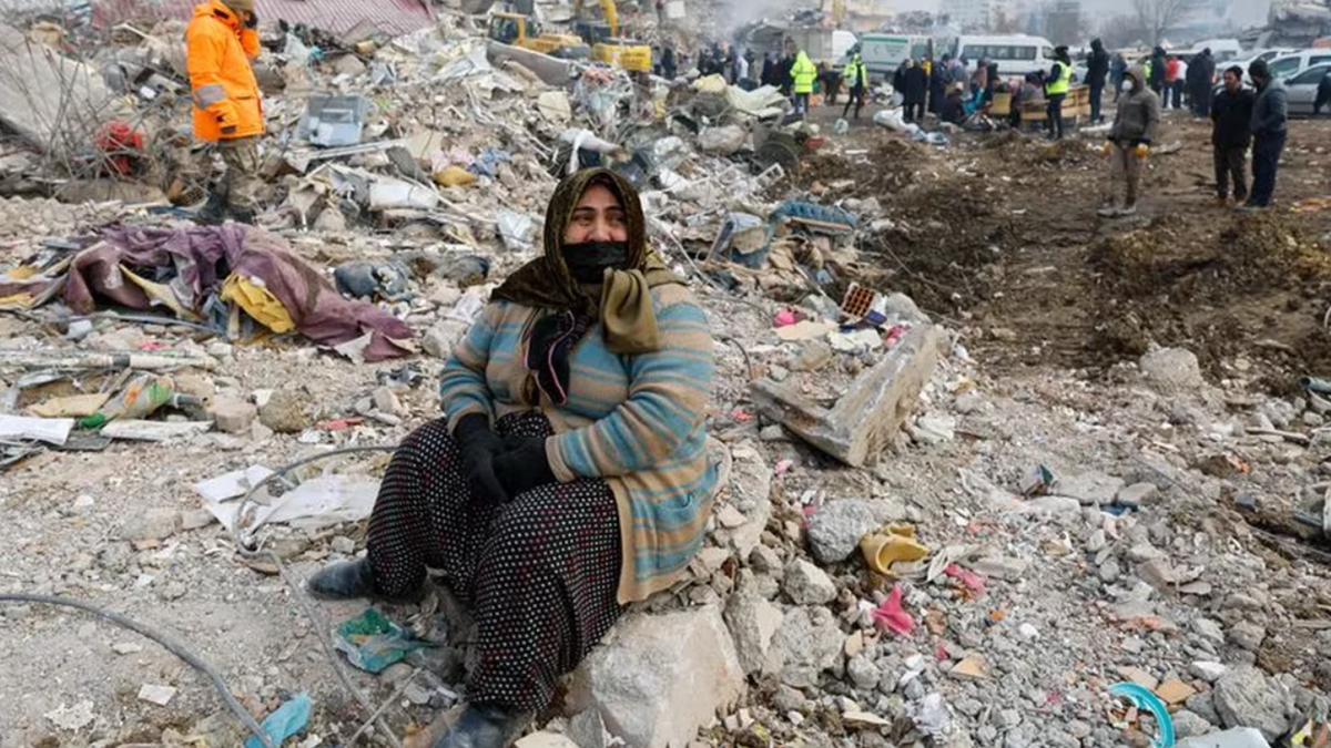 Los terremotos que el pasado lunes asolaron el sudeste del Turquía y el noroeste de Siria ya causaron más de 33 mil muertos.