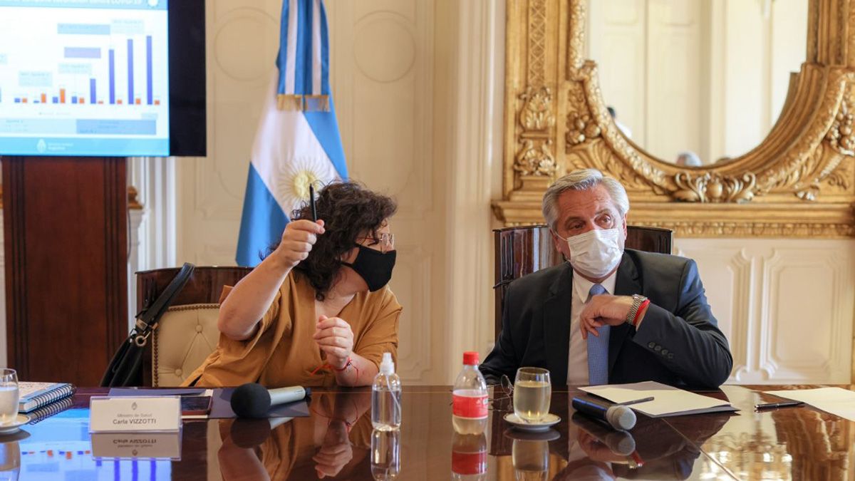 El Gobierno busca definir medidas ante el avance de la segunda ola de covid en Argentina.
