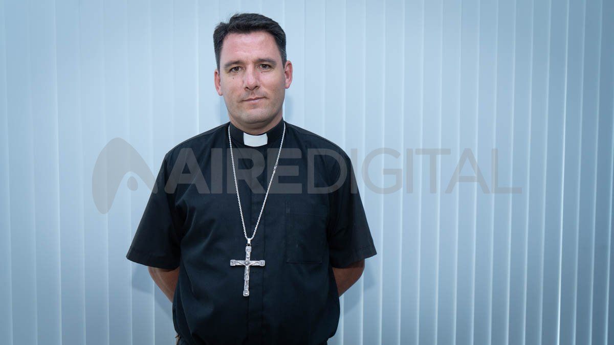 El primer objetivo de Matías Vecino será trabajar junto a otros curas para mejorar la organización de la Iglesia en la ayuda a los pobres de toda la región. El primer objetivo de Matías Vecino será trabajar junto a otros curas para mejorar la organización de la Iglesia en la ayuda a los pobres de toda la región.