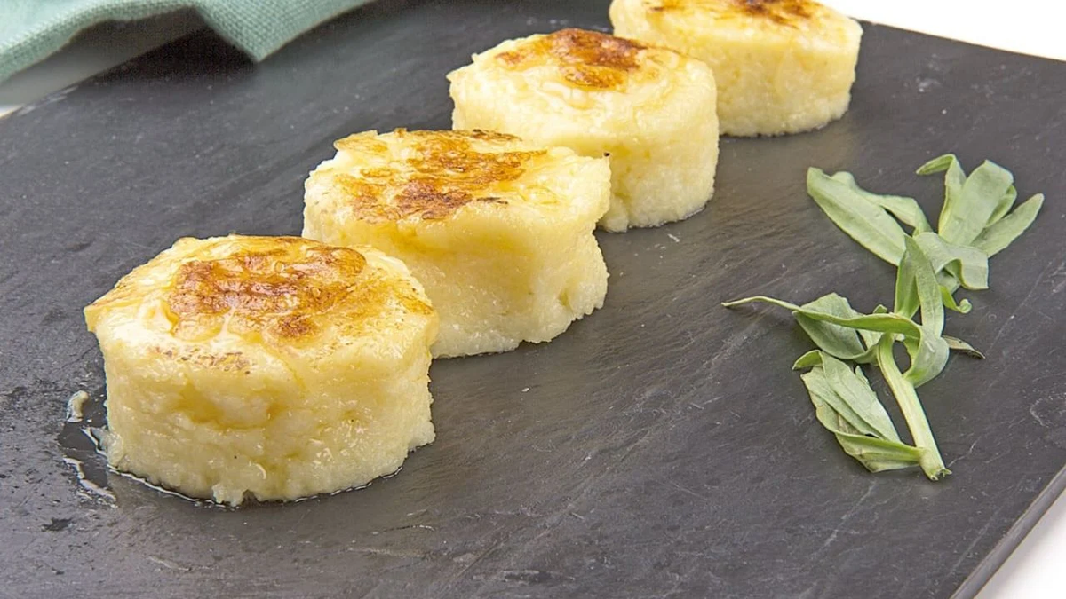 Los ñoquis a la romana pueden hacerse con ingredientes simples y unos pocos pasos. Los ñoquis a la romana pueden hacerse con ingredientes simples y unos pocos pasos.