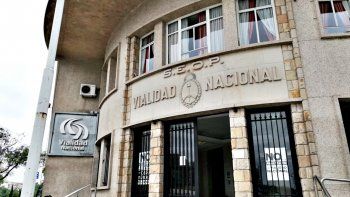 La delegación local de Vialidad cuenta con 214 trabajadores que realizan tareas de mantenimiento en las rutas nacionales que atraviesan la provincia de Santa Fe.