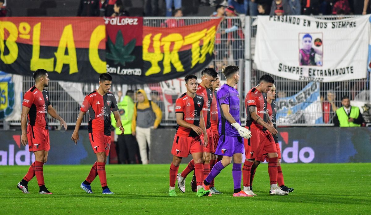 Colón recibió una buena y una mala noticia con respecto a los resultados de los rivales directos