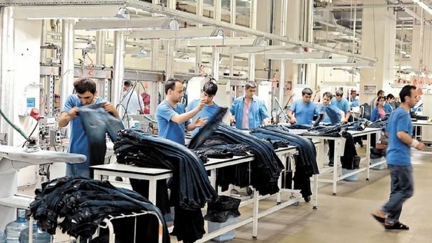 El INDEC, informó que, en mayo de 2026, el estimador mensual de actividad económica (EMAE) registró un crecimiento de 0,2% en la comparación interanual (i.a.) y una disminución de 0,5% respecto a abril en la medición desestacionalizada (s.e.).