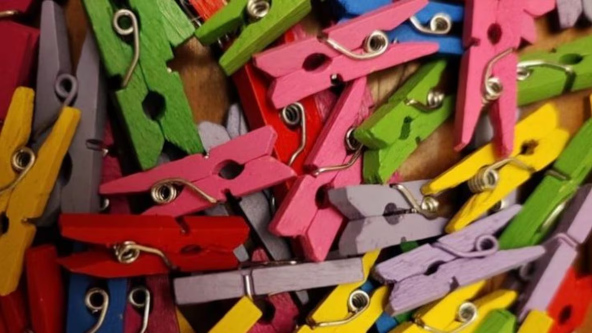 Para qué sirven los dos agujeros en los broches de colgar la ropa y cómo usarlos correctamente para que sean útiles. Para qué sirven los dos agujeros en los broches de colgar la ropa y cómo usarlos correctamente para que sean útiles.