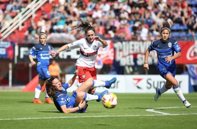 San Lorenzo goleó 4 a 0 a Gimnasia La Plata y es líder del torneo femenino