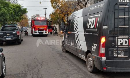 La víctima es un hombre de más de 70 años y es el propietario de la vivienda que se prendió fuego en horas de la tarde. El cuerpo fue localizado calcinado en la habitación del departamento La víctima es un hombre de más de 70 años y es el propietario de la vivienda que se prendió fuego en horas de la tarde. El cuerpo fue localizado calcinado en la habitación del departamento