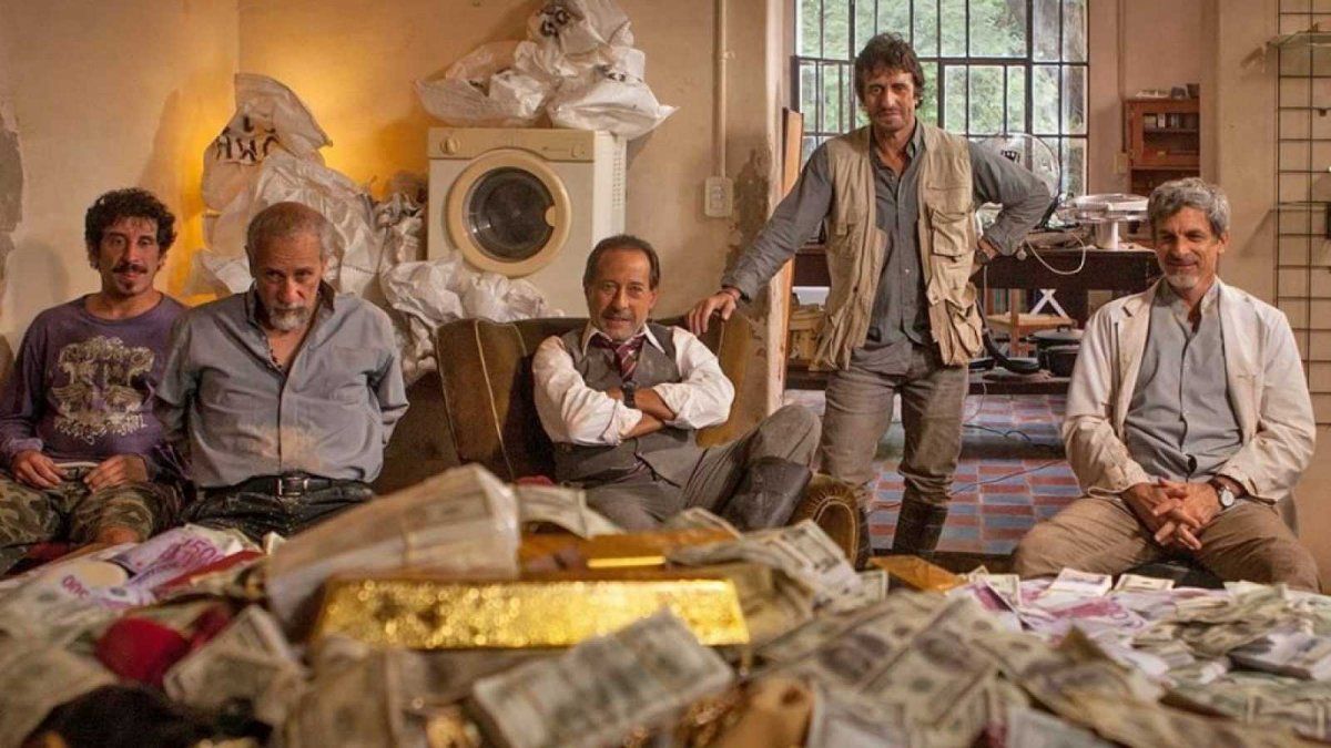 El robo del siglo se estrenó en 2020. Está basada en el robo al Banco Río en Acassuso.&nbsp;