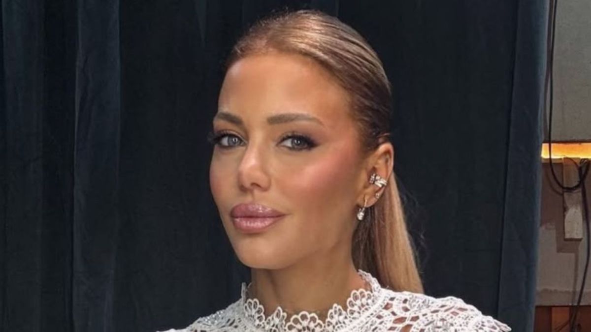 Evangelina Anderson se mostró sola y frente a la parrilla en un San Valentín muy especial.