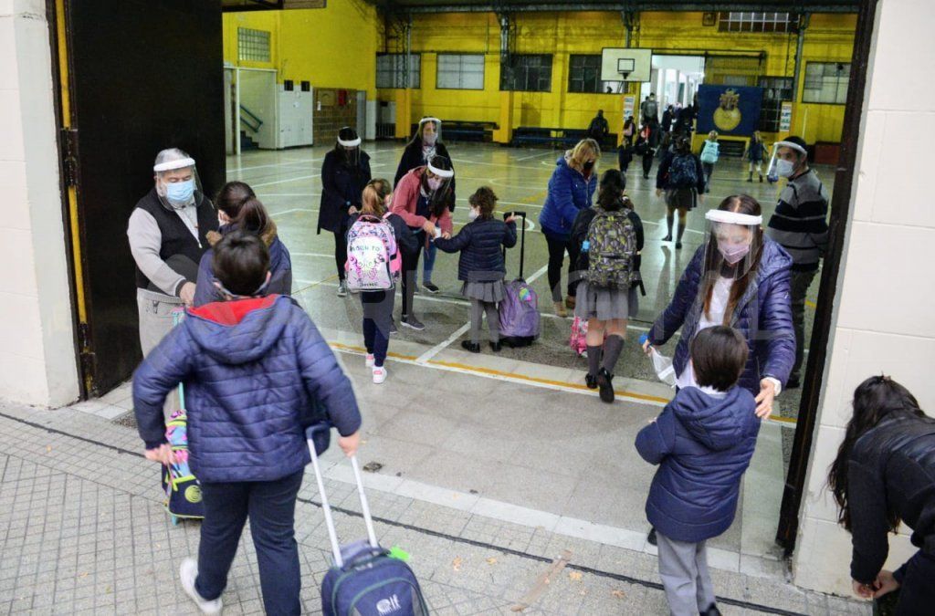 Vuelven todos los estudiantes a las clases en todos lo niveles. Ya no habrá alternancia.&nbsp;