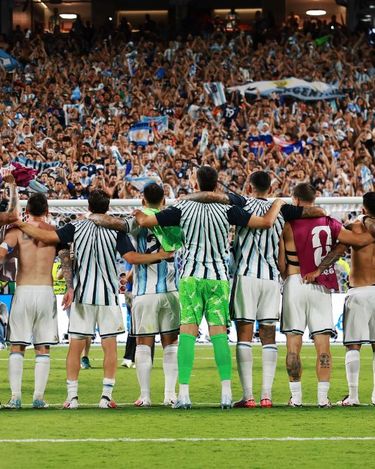 La Selección Argentina se enfrenta a Inglaterra por las semifinales del Mundial 2026. La Selección Argentina se enfrenta a Inglaterra por las semifinales del Mundial 2026.