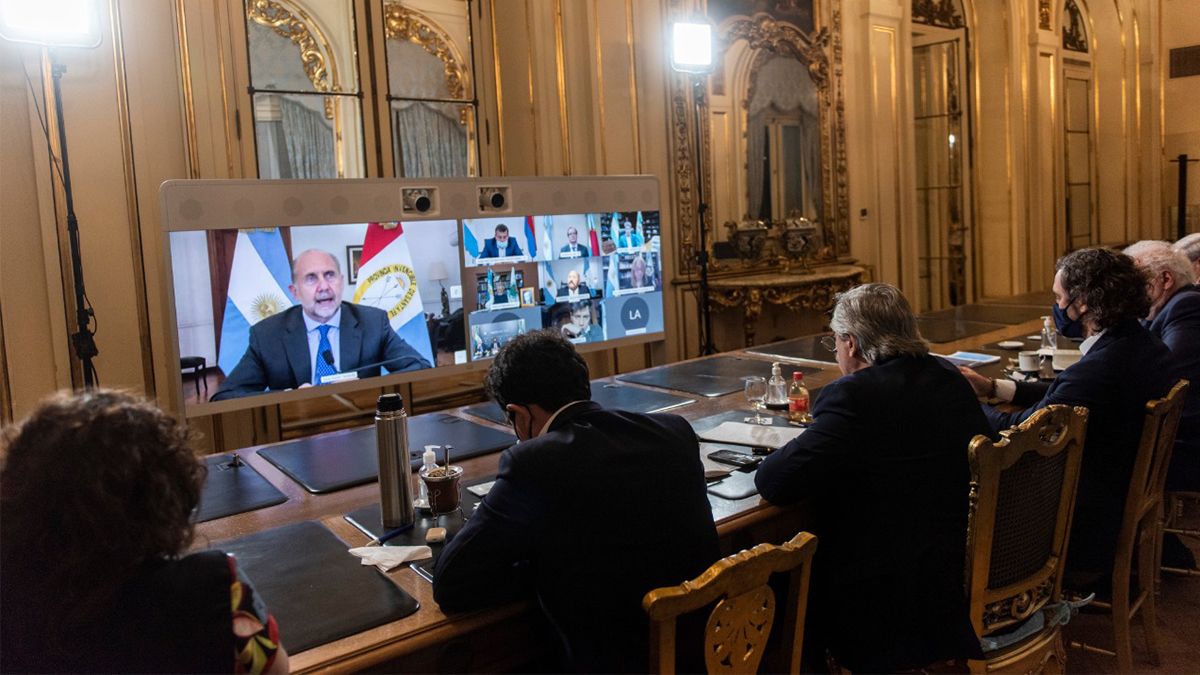 Alberto Fernández volverá a hablar este viernes con Omar Perotti para evaluar la situación epidemiológica de Santa Fe