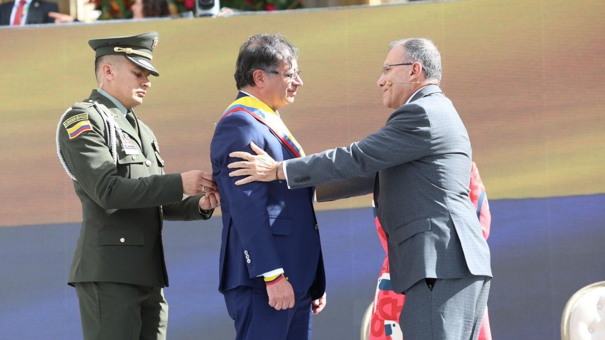 Juró Gustavo Petro y ya es el presidente de Colombia para los próximos cuatro años
