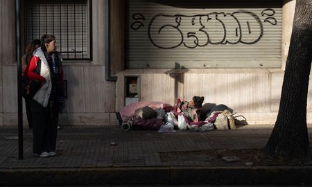 Organizaciones sociales de Santa Fe presentó en el Concejo un proyecto de ordenanza que busca declarar la emergencia social en materia de personas en situación de calle. Organizaciones sociales de Santa Fe presentó en el Concejo un proyecto de ordenanza que busca declarar la emergencia social en materia de personas en situación de calle.