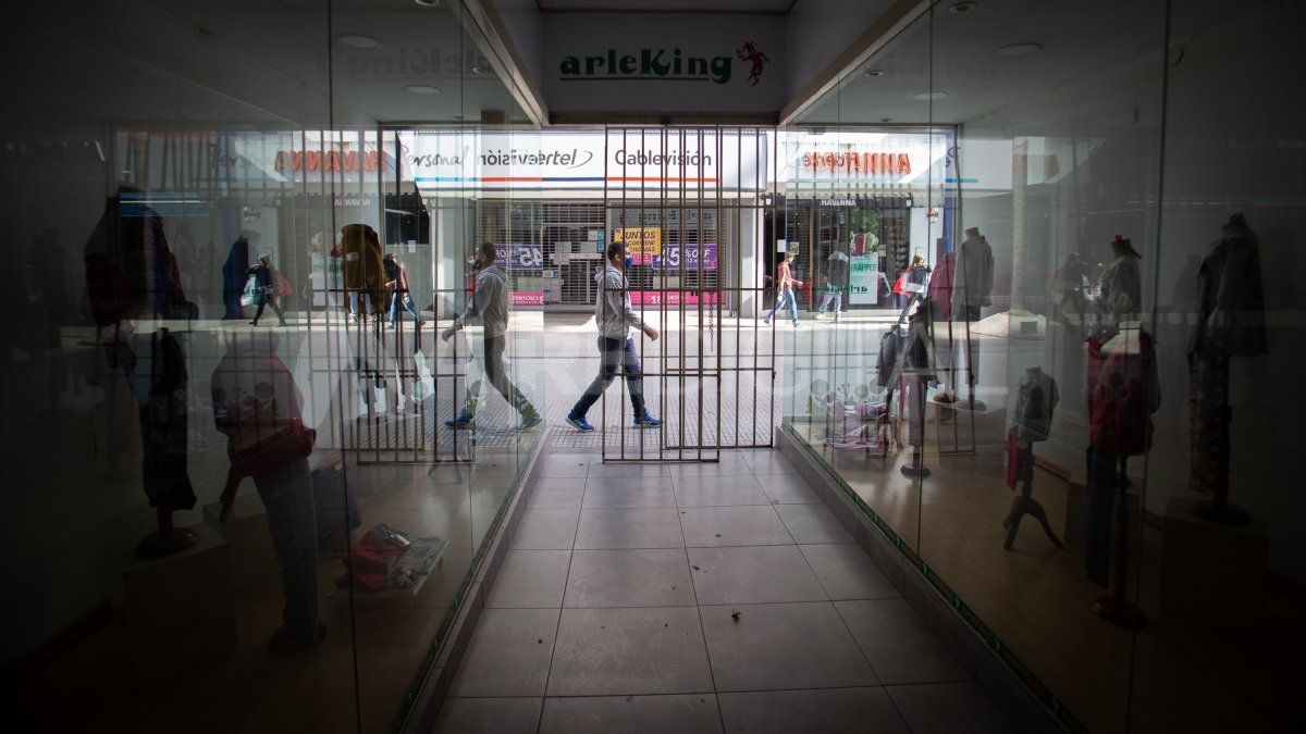 Los comercios de toda la provincia podr&iacute;an atender al p&uacute;blico desde las 9 horas en d&iacute;as h&aacute;biles.&nbsp;