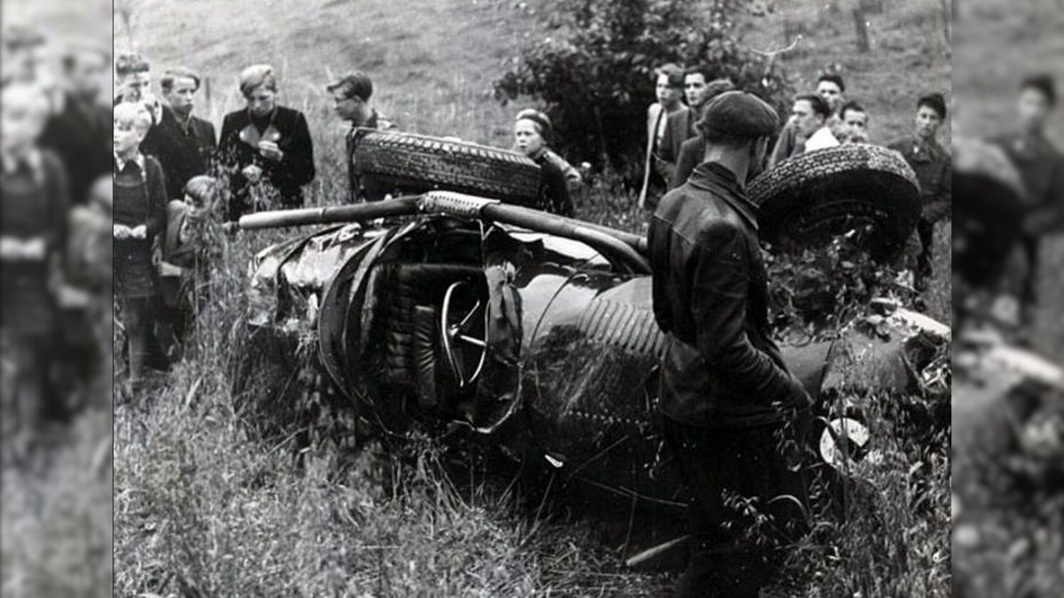 Al transitar por una curva de 3ª velocidad con una marcha más de la debida (la Maserati quedaría con la 4ª colocada aunque, otras versiones, indicaron que explotó uno de sus neumáticos delanteros), Marimón siguió de largo, se desbarrancó y, por el durísimo impacto casi 100 metros más abajo, perdió la vida, con el tórax hundido por el volante y fracturas en sus cervicales. Al transitar por una curva de 3ª velocidad con una marcha más de la debida (la Maserati quedaría con la 4ª colocada aunque, otras versiones, indicaron que explotó uno de sus neumáticos delanteros), Marimón siguió de largo, se desbarrancó y, por el durísimo impacto casi 100 metros más abajo, perdió la vida, con el tórax hundido por el volante y fracturas en sus cervicales.