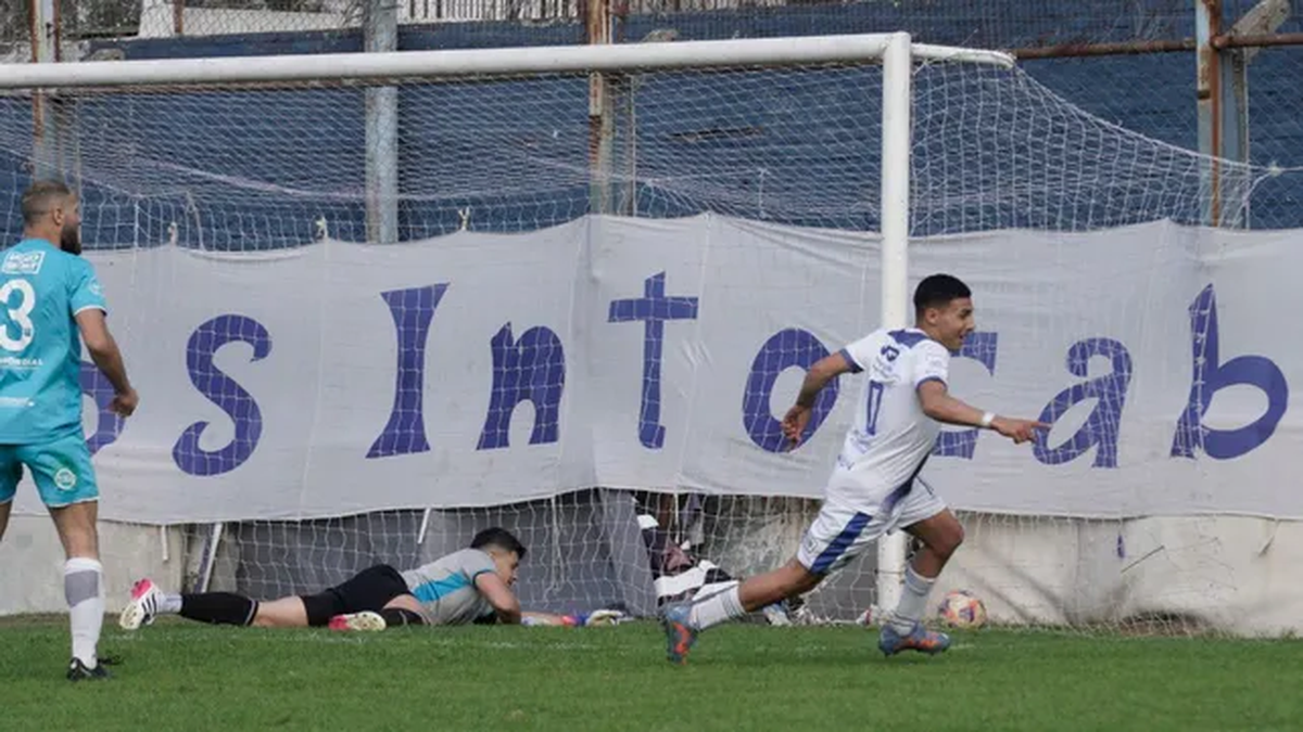 Argentino de Rosario, rival de Newell's. Argentino de Rosario, rival de Newell's.