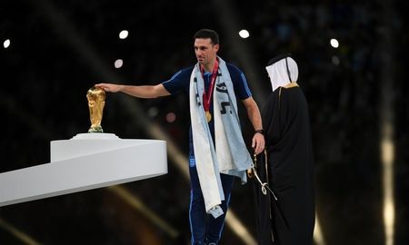 El entrenador de la Selección argentina, Lionel Scaloni, celebró este domingo la consagración en el Mundial de Qatar 2022. El entrenador de la Selección argentina, Lionel Scaloni, celebró este domingo la consagración en el Mundial de Qatar 2022.