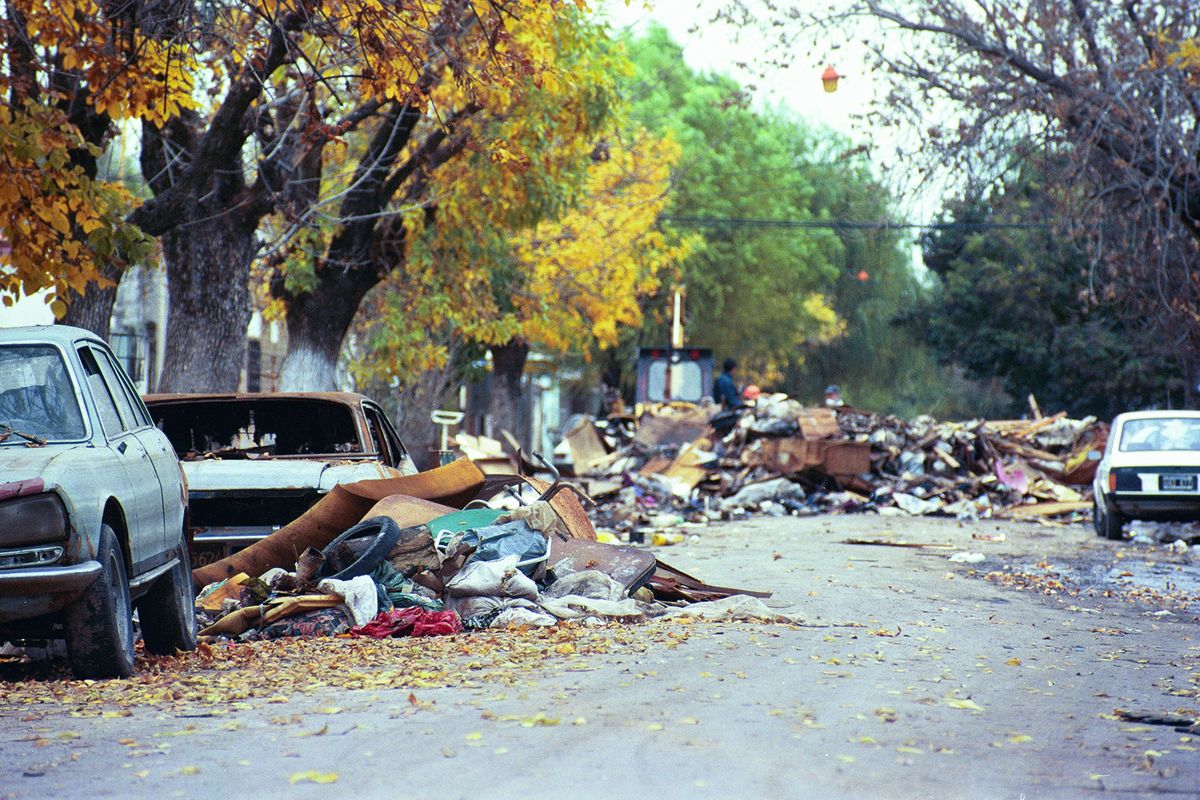 Así quedaban las calles de la ciudad, una vez que las familias volvían a sus casas.
