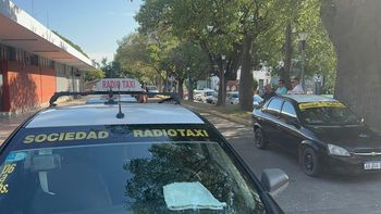 Paradas en disputa: taxistas piden controles ante hechos de violencia en la Terminal de Santa Fe