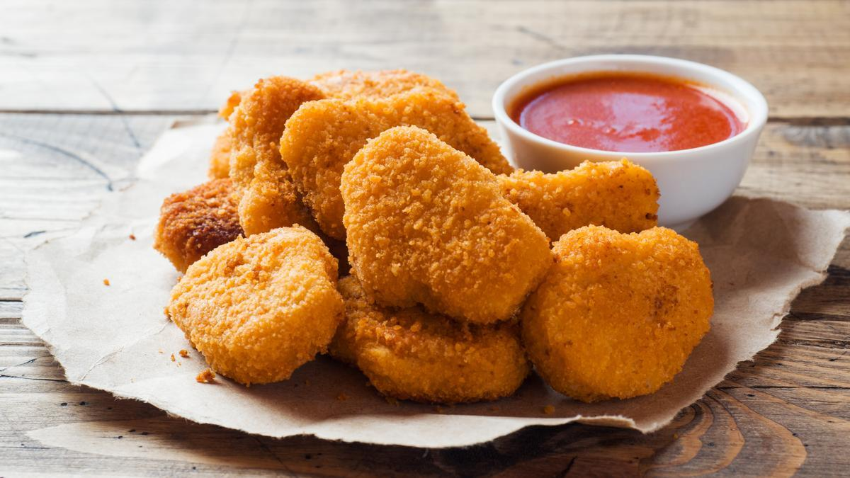 Cómo hacer nuggets de pollo caseros: la receta fácil y más saludable