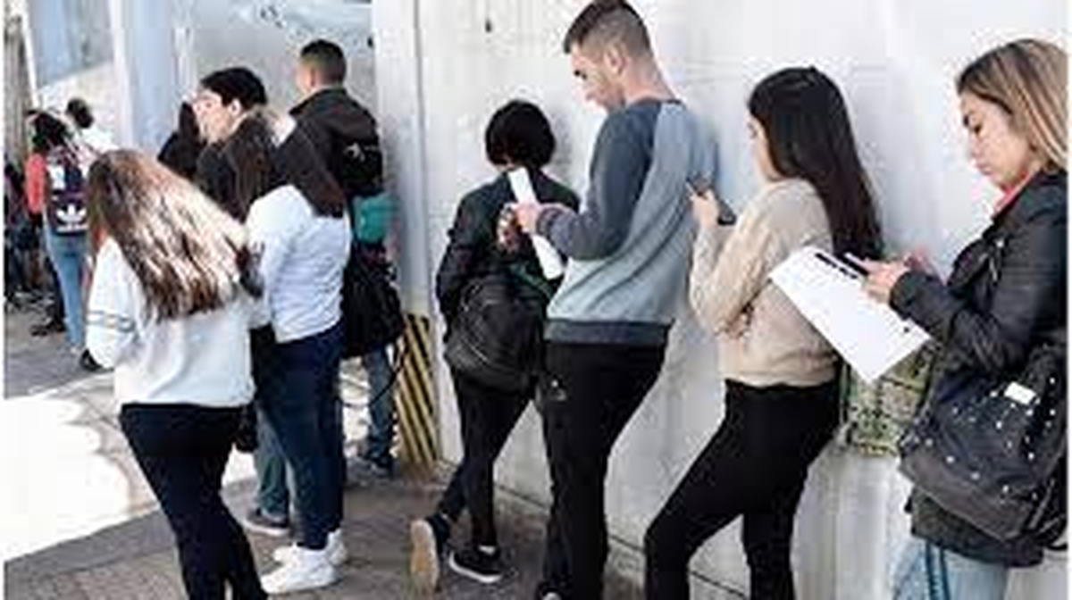 Las personas que participen de esta línea de acción deberán asistir a los espacios de formación y capacitación profesional.