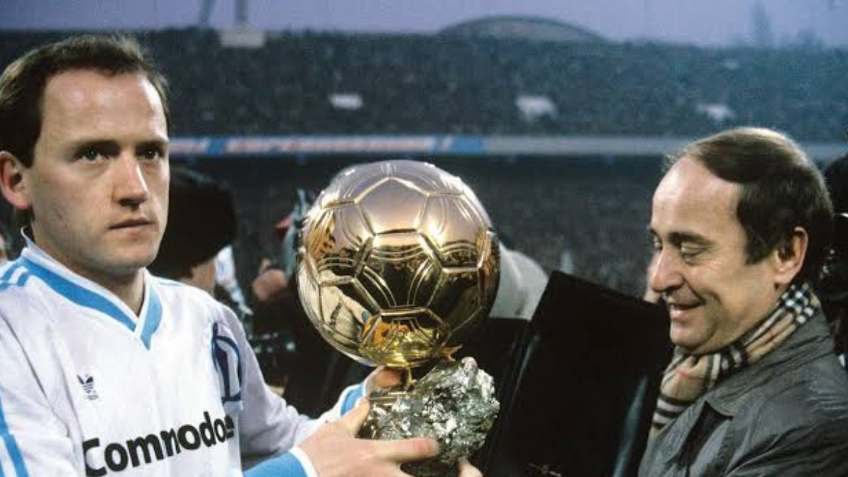 El soviético Igor Belanov recibió el Balón de Oro en 1986, el año en que Diego Maradona condujo a la Selección argentina a la conquista del Mundial de México.