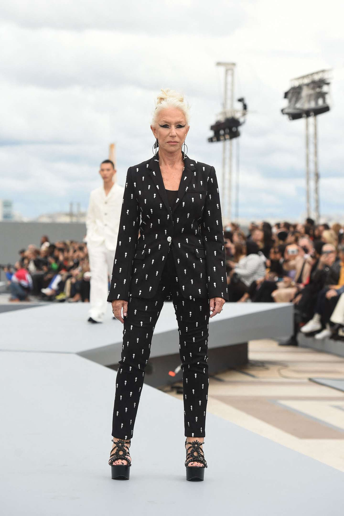 Desfiló en París junto a Camila Cabello.