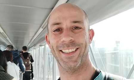 Mar del Plata: un turista español murió al caer de un acantilado mientras se sacaba una foto Mar del Plata: un turista español murió al caer de un acantilado mientras se sacaba una foto