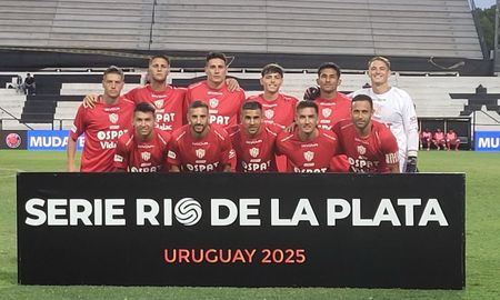 El once que puso el Kily González para el último de partido de Unión en su pretemporada en Uruguay. El once que puso el Kily González para el último de partido de Unión en su pretemporada en Uruguay.