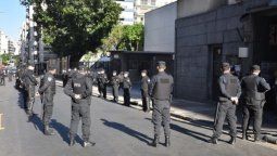 Masivo operativo de seguridad en la puerta de la Morgue Masivo operativo de seguridad en la puerta de la Morgue