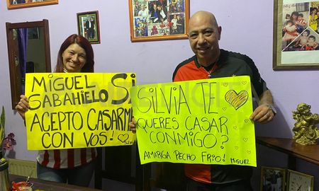 El amor que trasciende los colores: un sabalero, una tatenga y una original propuesta de casamiento. El amor que trasciende los colores: un sabalero, una tatenga y una original propuesta de casamiento.