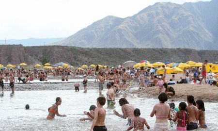 Vacaciones de verano a un maravilloso destino de Mendoza, con hermosas playas y paisajes únicos. Vacaciones de verano a un maravilloso destino de Mendoza, con hermosas playas y paisajes únicos.