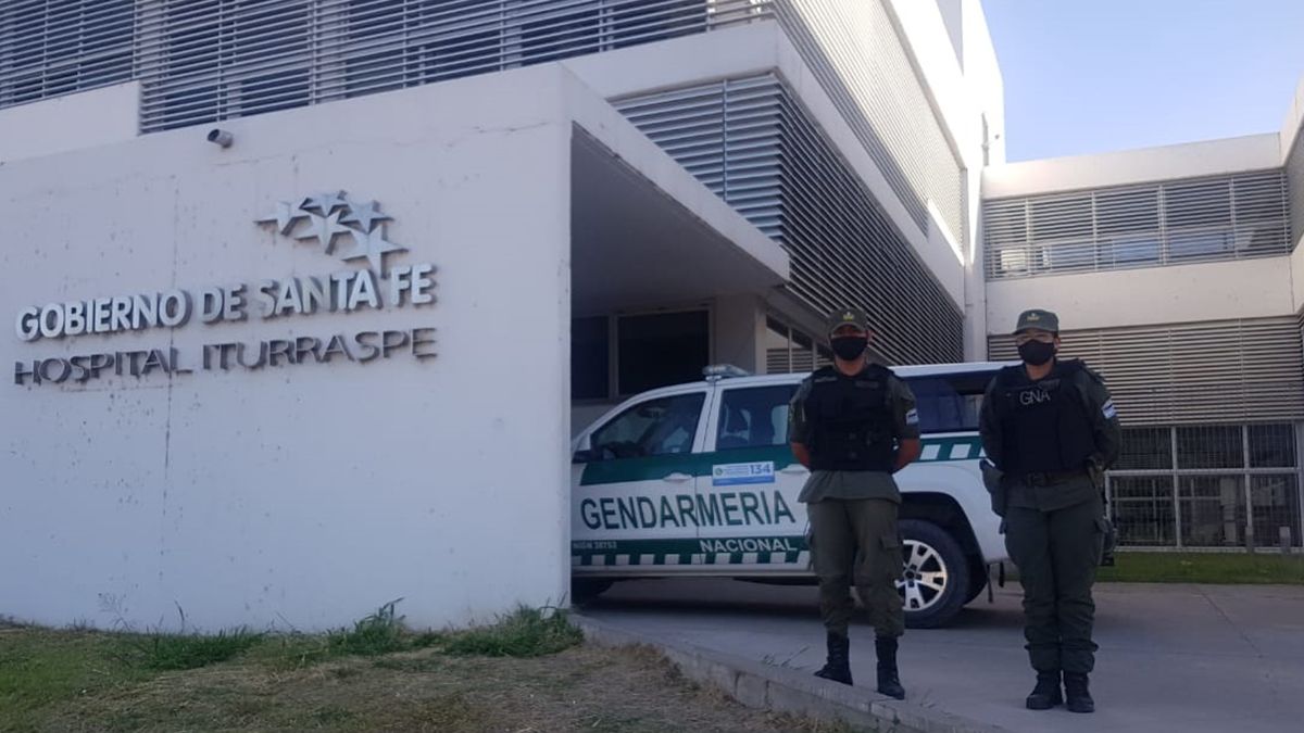 El jueves por la tarde una bebé de un año y tres meses cayó dentro de la pileta de su casa ubicada en barrio Los Troncos de la ciudad.