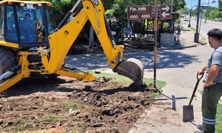 Este domingo, el móvil de AIRE informó que vecinos de la zona de Pasaje Irala y Presidente Perón estaban molestos por el hundimiento. Este domingo, el móvil de AIRE informó que vecinos de la zona de Pasaje Irala y Presidente Perón estaban molestos por el hundimiento.