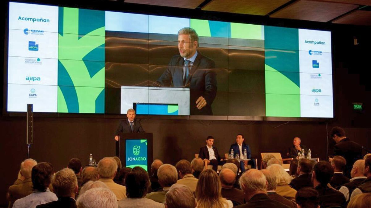 Frente a los ruralistas de CRA, Frigerio dijo que los impuestos en Entre Ríos subieron por debajo de la inflación.