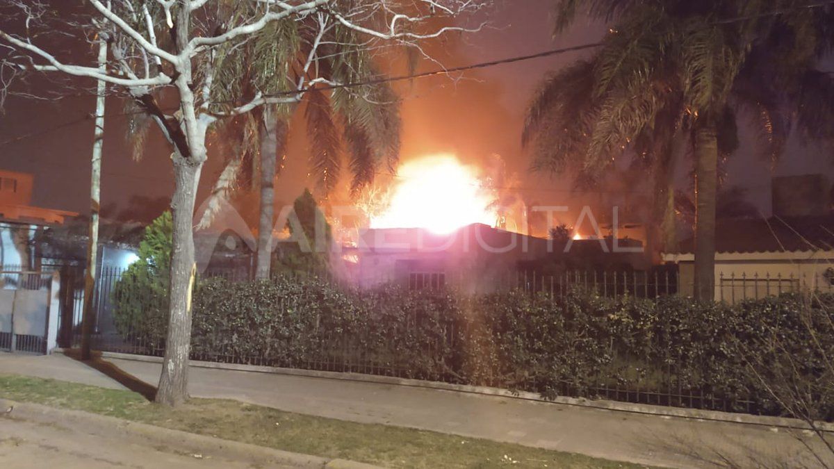 Se incendi&oacute; por completo una vivienda en Santo Tom&eacute;