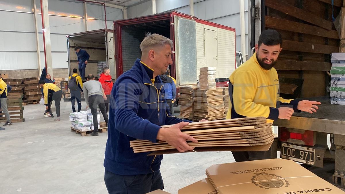 Elecciones Santa Fe 2023 reparten urnas, box y boletas para equipar