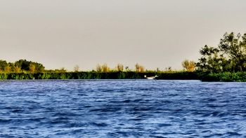 El hecho ocurrió en una zona cercana a la playa de de Coronda, frente a la Costanera central.